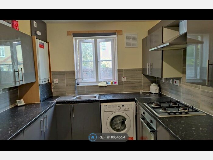 4 Bedroom Terraced House To Rent In Tollgate Road, London, E6
