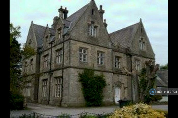 2 Bedroom Flat To Rent In Rectory Gardens, Lancaster, LA2