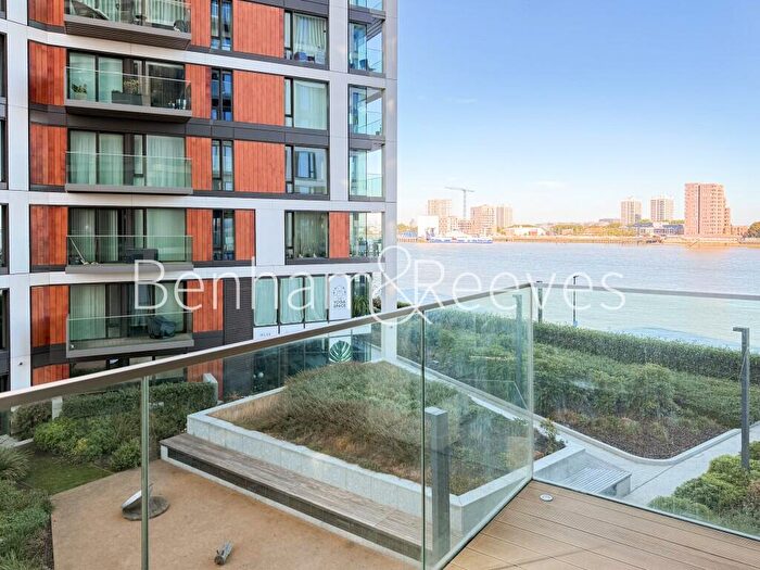2 Bedroom Apartment To Rent In Duke Wellington Of Avenue, Royal Arsenal Riverside, SE18