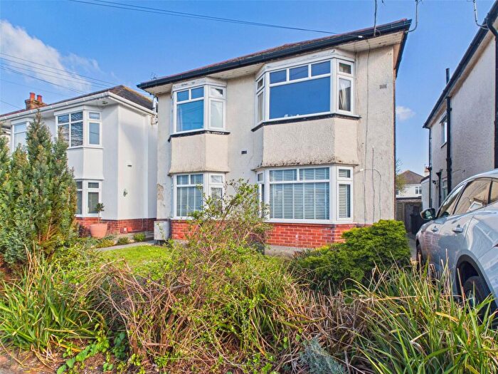 2 Bedroom Apartment For Sale In Southwick Road, Bournemouth, Dorset, BH6