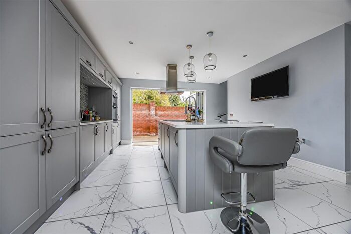 2 Bedroom Detached Bungalow For Sale In South Road, Drayton, Portsmouth, PO6