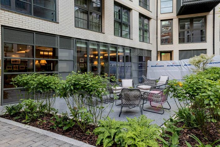 2 Bedroom Flat To Rent In Rm/Flat Davies House, London, SE1