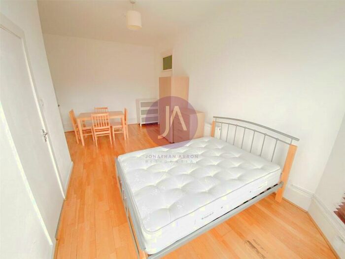 Apartment To Rent In Fordwych Road, Kilburn, London, NW2