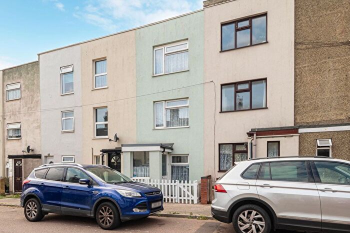 3 Bedroom Terraced House For Sale In Haward Street, Lowestoft, NR32