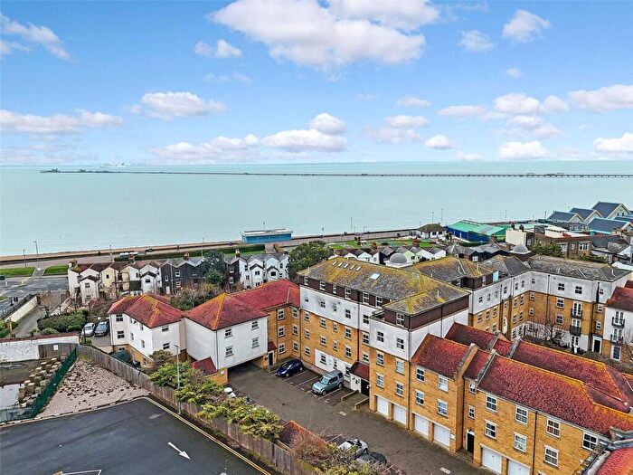 2 Bedroom Apartment To Rent In Forge Way, Southend-on-Sea, Essex, SS1