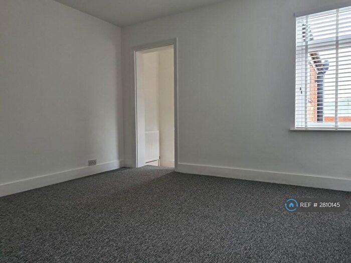 1 Bedroom Flat To Rent In Alma Street, Reading, RG30