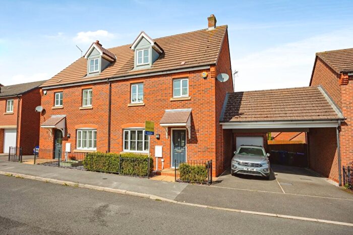 4 Bedroom Semi Detached House For Sale In Cherwell Gardens, Bingham, Nottinghamshire, NG13