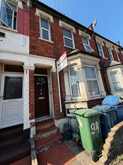 2 Bedroom Maisonette To Rent In Masons Avenue, Harrow, Middlesex, HA3