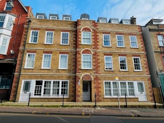 2 Bedroom Flat To Rent In High Street, Ramsgate, CT11