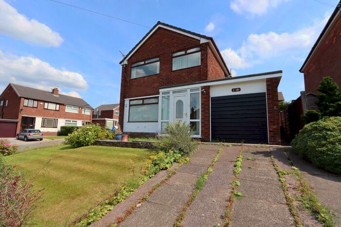 3 Bedroom Detached House To Rent In Heaton Drive, Bury, BL9