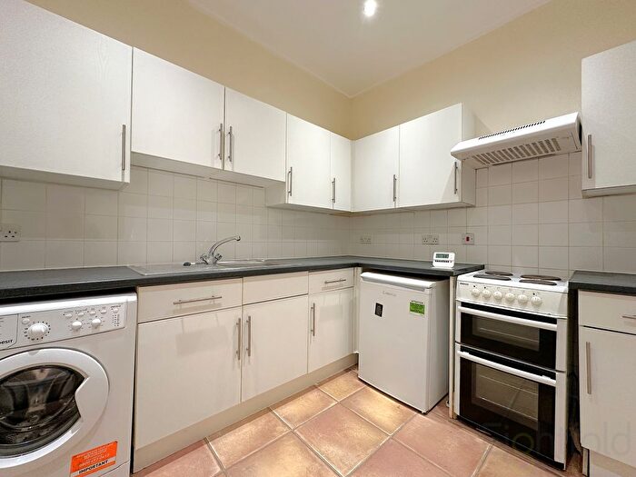 2 Bedroom Flat To Rent In Flat, Burlington Street, Brighton, East Sussex, BN2