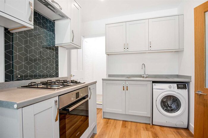 2 Bedroom Cottage To Rent In Station Way, Cheam, Sutton, SM3