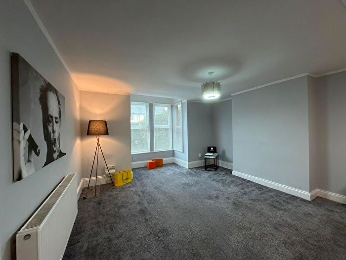 2 Bedroom Flat To Rent In Cross Green Lane, Halton Leeds, LS15