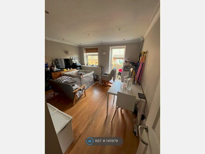 1 Bedroom Flat To Rent In Belgravia House, London, SW17