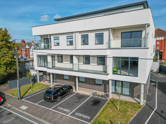2 Bedroom Flat To Rent In Beech Road, Hadleigh, SS7