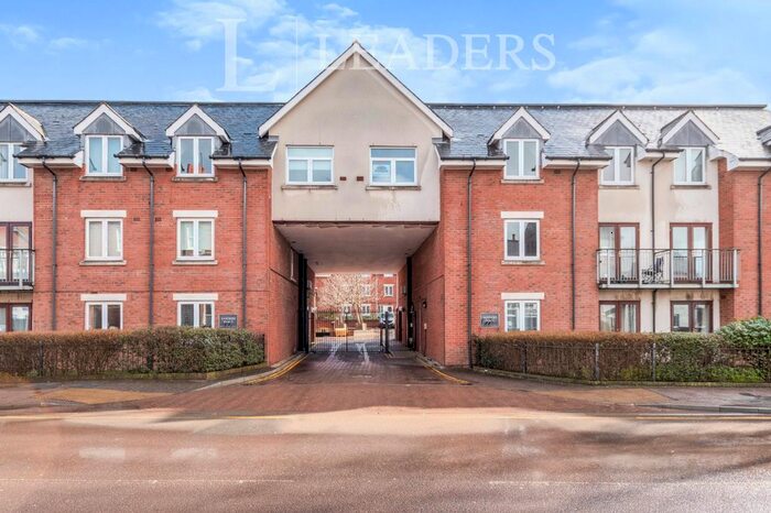 1 Bedroom Flat To Rent In Walsworth Road, Hitchin, SG4