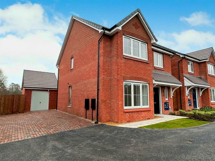 4 Bedroom Detached House For Sale In Oakamoor Road, Cheadle, Staffordshire, ST10