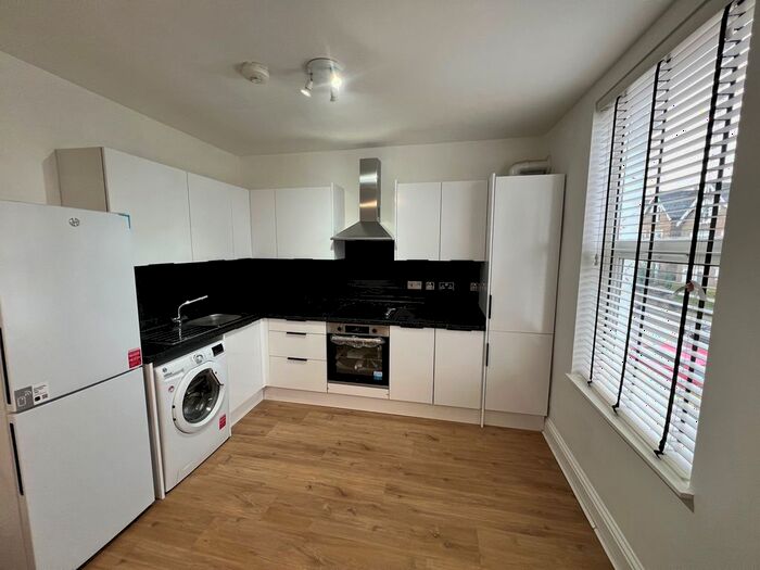2 Bedroom Flat To Rent In Scarborough Road, London, N4