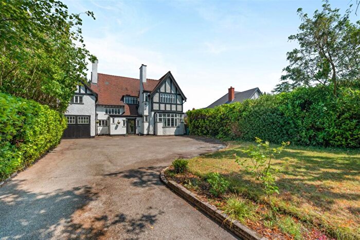 5 Bedroom Detached House For Sale In Penns Lane, Sutton Coldfield, B72