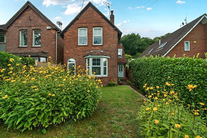 3 Bedroom Detached House For Sale In Linchmere Road, Haslemere, GU27