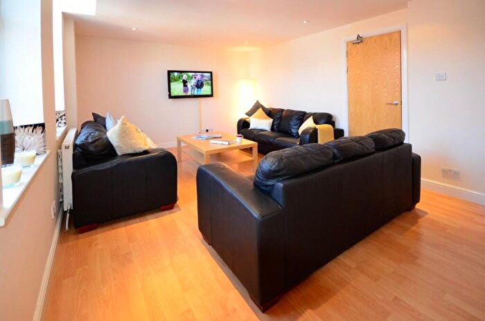 6 Bedroom Maisonette To Rent In Oakland Road, Newcastle Upon Tyne, NE2