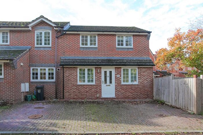 2 Bedroom End Of Terrace House To Rent In Mackenzie Avenue, Milton, OX14