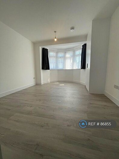 Studio To Rent In Stewartsby Close, London, N18