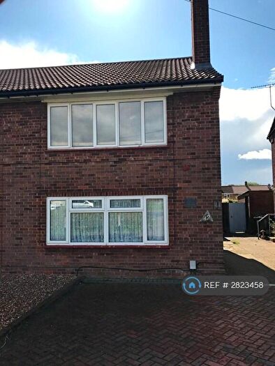 2 Bedroom Maisonette To Rent In Graham Road, Dunstable, LU5
