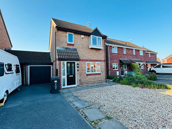 3 Bedroom Link Detached House To Rent In Wagtail Close, Swindon, SN3