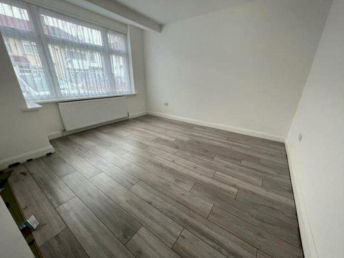 4 Bedroom Semi-Detached House To Rent In Stratford Road, Southall, UB2