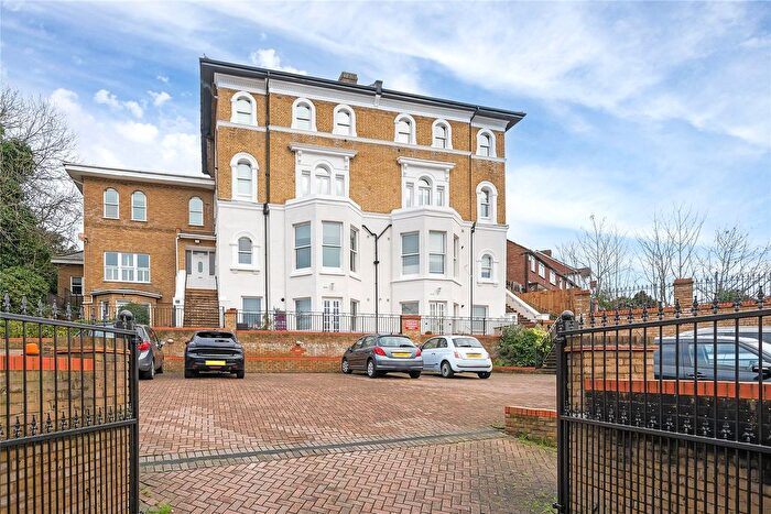 3 Bedroom Flat For Sale In Overhill Road, London, SE22