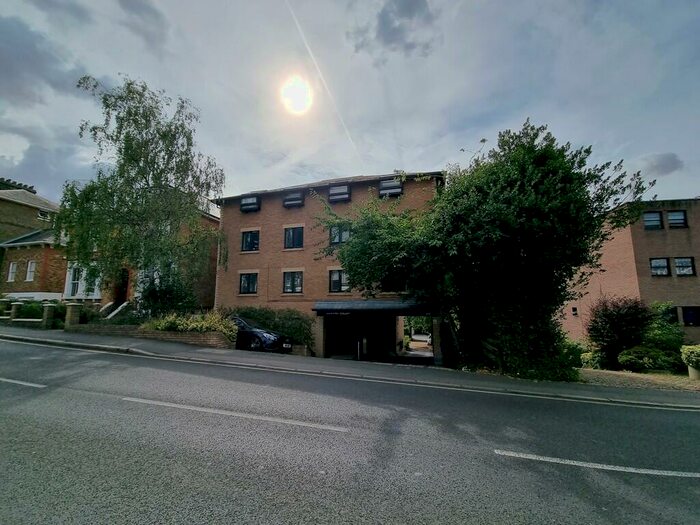 1 Bedroom Flat To Rent In Bakers Court, Queens Road, Brentwood, CM14