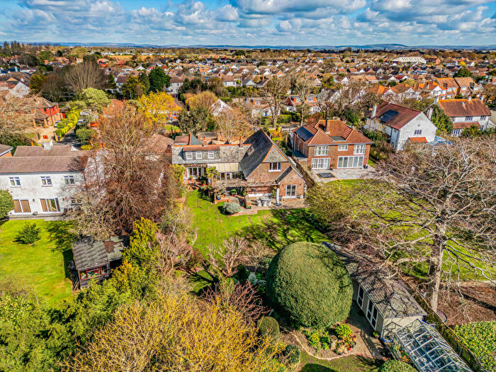 6 Bedroom Detached House For Sale In Mengham, PO11