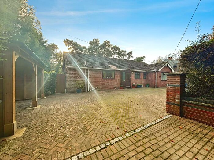 4 Bedroom Bungalow For Sale In Shepherds Lane, Winchester, SO21