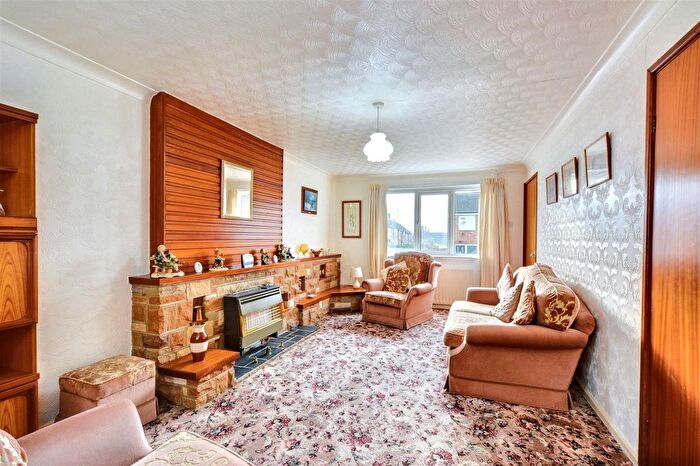 3 Bedroom Terraced House For Sale In Longden Close, Bramcote, Nottingham, NG9