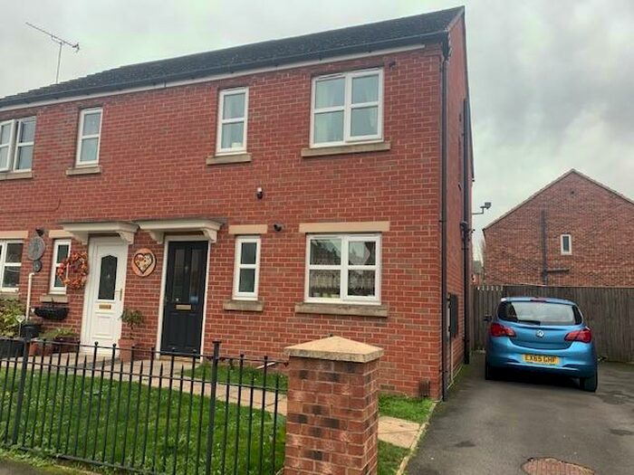 3 Bedroom Semi-Detached House To Rent In Friars Road, Scunthorpe, DN17