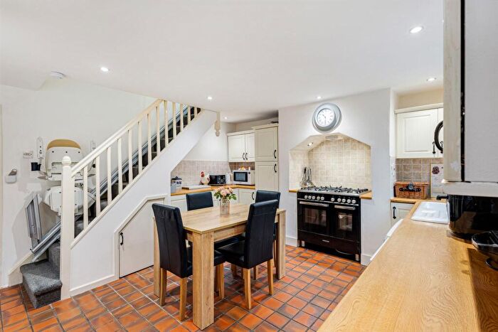 2 Bedroom Cottage For Sale In Blackburn Road, Bolton, BL7