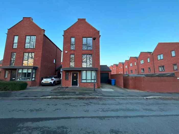 3 Bedroom Link Detached House To Rent In Somerset Close, Derby, DE22