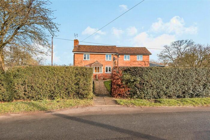4 Bedroom Detached House For Sale In Gloucester Road, Upleadon, Newent GL18