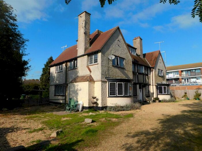 2 Bedroom Flat To Rent In Vernon Close, Rustington, BN16