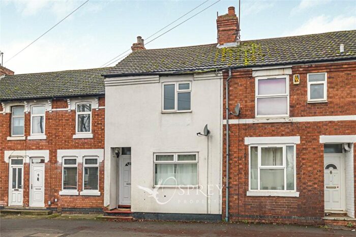 2 Bedroom Terraced House For Sale In Windmill Avenue, Kettering, Northamptonshire, NN16