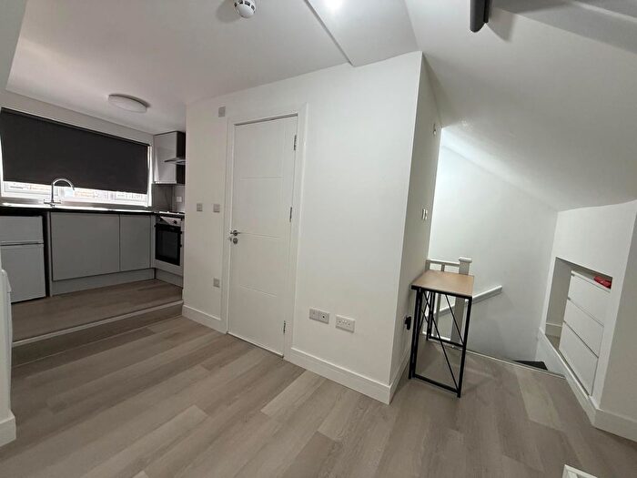 Studio To Rent In Loft Studio, Howard Road, Cricklewood, NW2