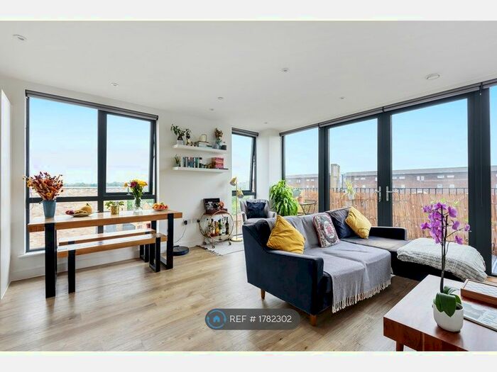 2 Bedroom Flat To Rent In Coal Lane, London, SW9