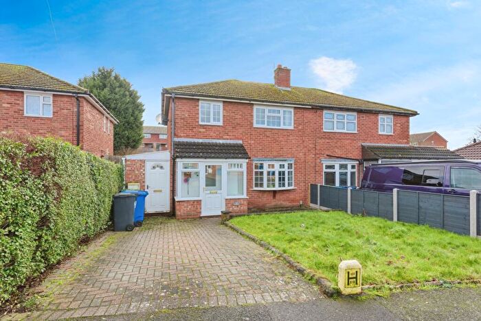 3 Bedroom Semi Detached House For Sale In Milton Avenue, Tamworth, Staffordshire, B79