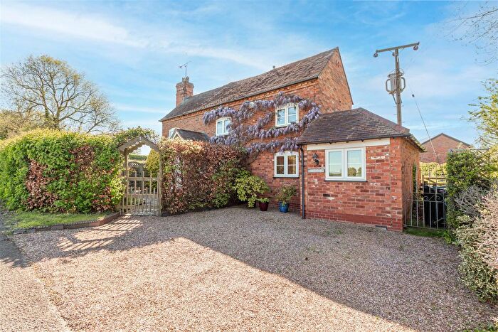 2 Bedroom Detached House For Sale In Upton Road, Worcester, WR2
