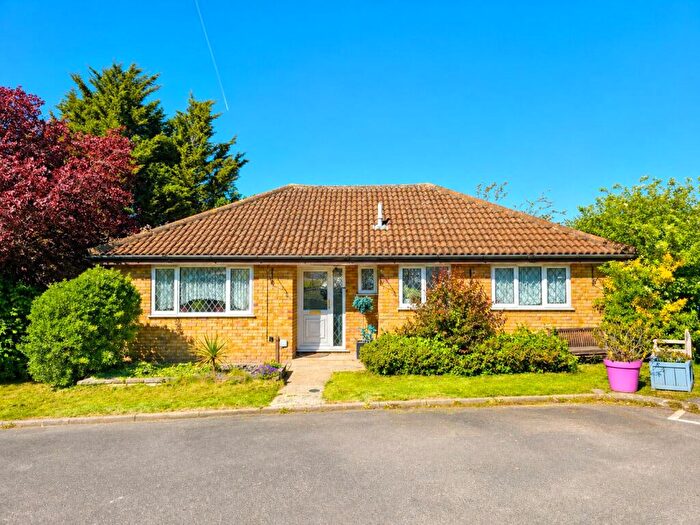 2 Bedroom Bungalow For Sale In Bannister Green, Wickford, Essex, SS12