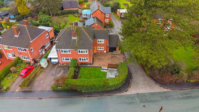 3 Bedroom Semi-detached House For Sale In The Green, Barton-Under-Needwood, DE13