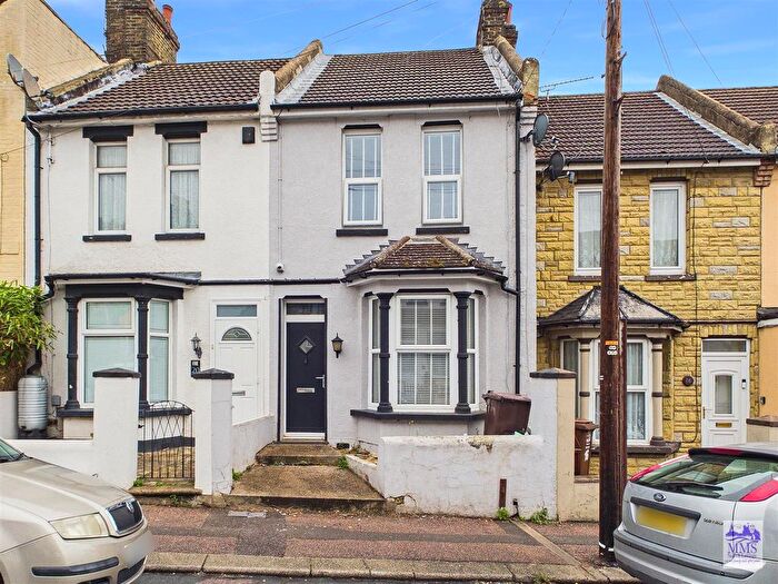 2 Bedroom Terraced House For Sale In Kitchener Road, Strood, ME2