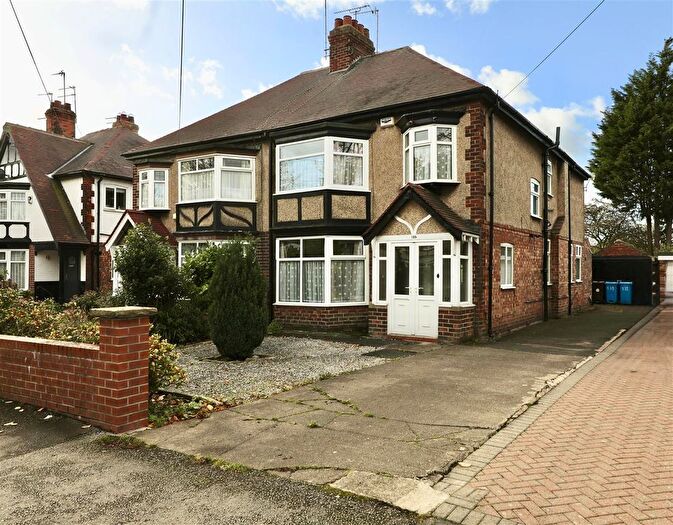 4 Bedroom Semi Detached House For Sale In Fairfax Avenue, Hull, HU5