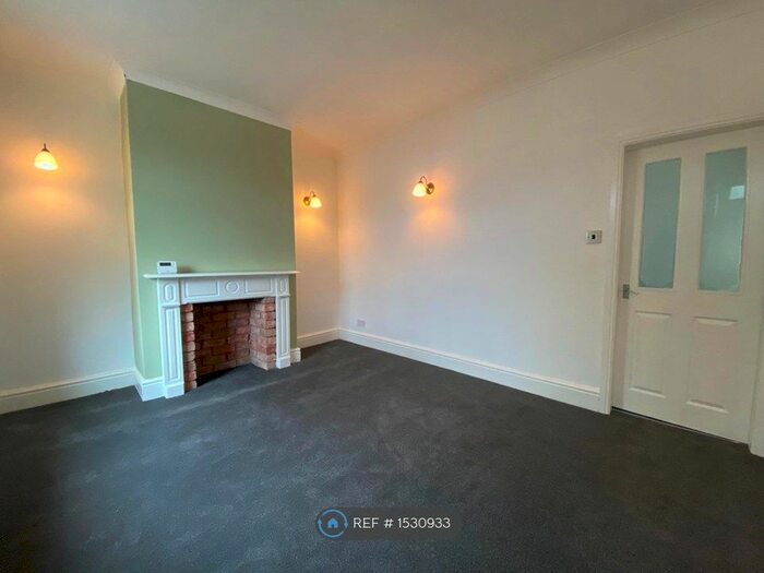 3 Bedroom Terraced House To Rent In Church Street, Westhoughton, Bolton, BL5